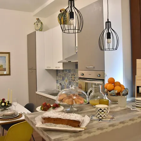 Apartamento Gloden House *