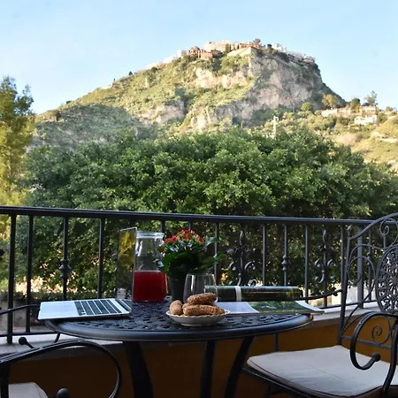 Gloden House * Taormina
