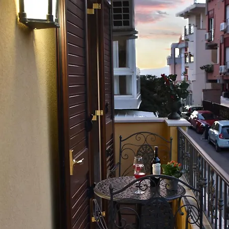 Gloden House *