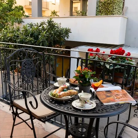 Gloeden House * 陶尔米纳